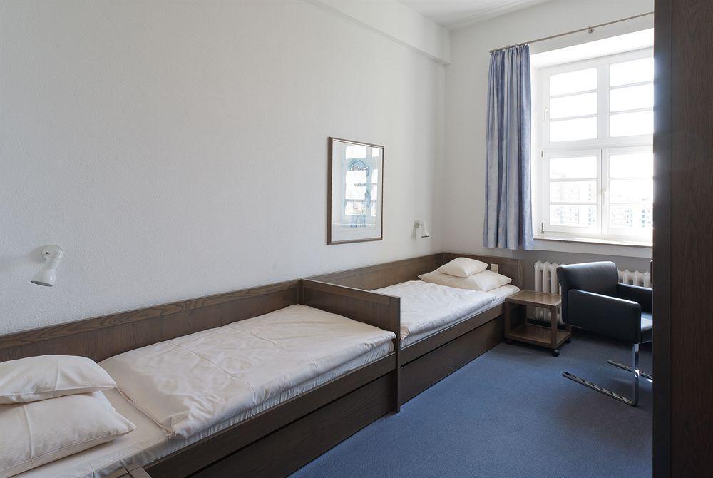 Kardinal Schulte Haus Hotell Bergisch Gladbach Exteriör bild