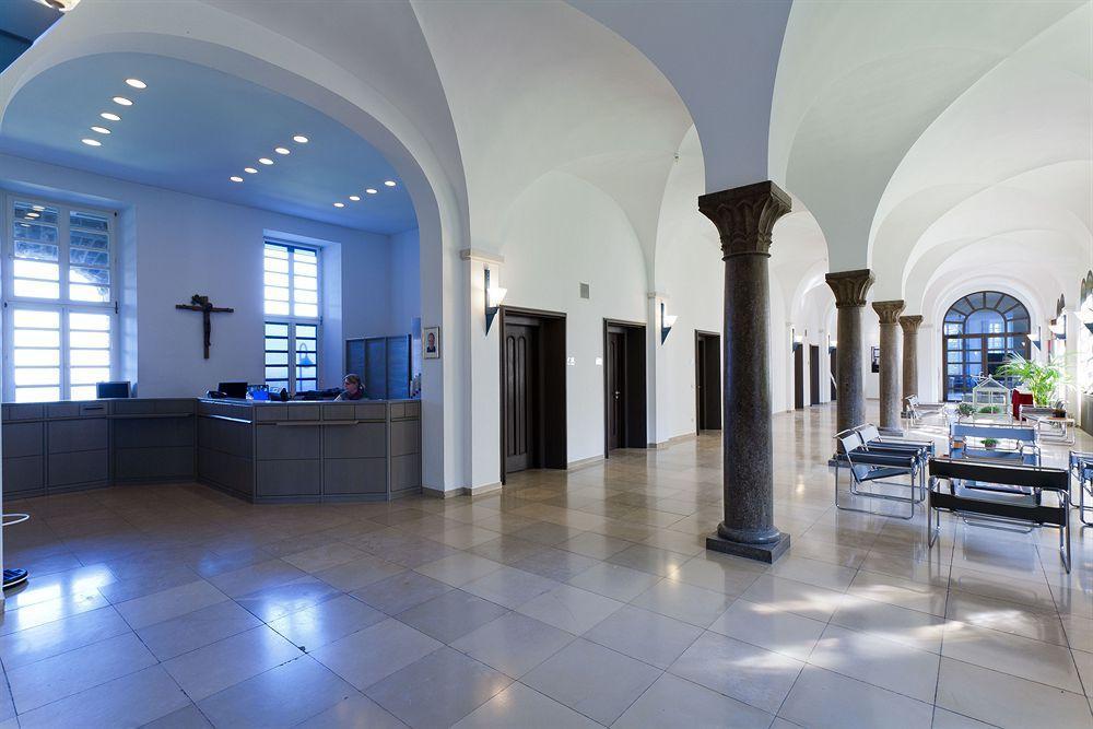Kardinal Schulte Haus Hotell Bergisch Gladbach Exteriör bild