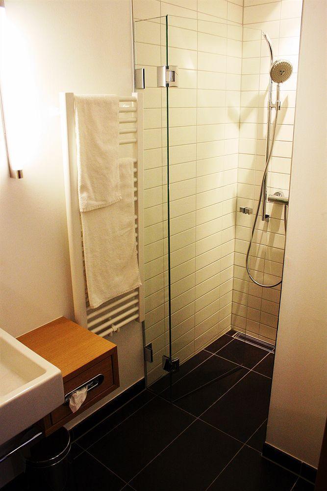 Kardinal Schulte Haus Hotell Bergisch Gladbach Exteriör bild