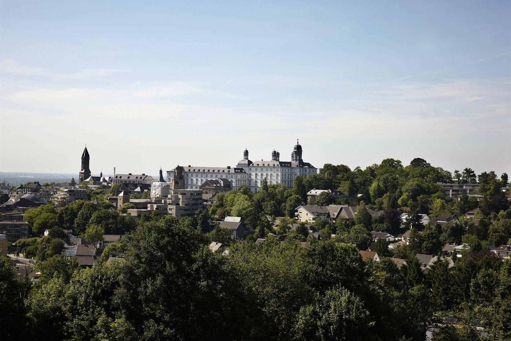 Kardinal Schulte Haus Hotell Bergisch Gladbach Exteriör bild