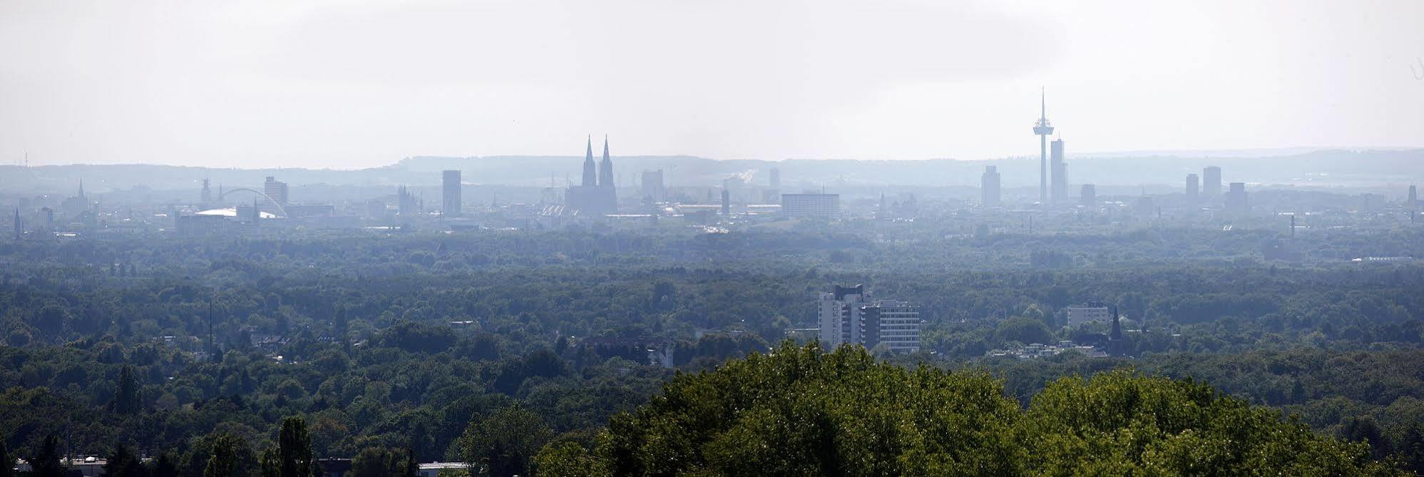 Kardinal Schulte Haus Hotell Bergisch Gladbach Exteriör bild