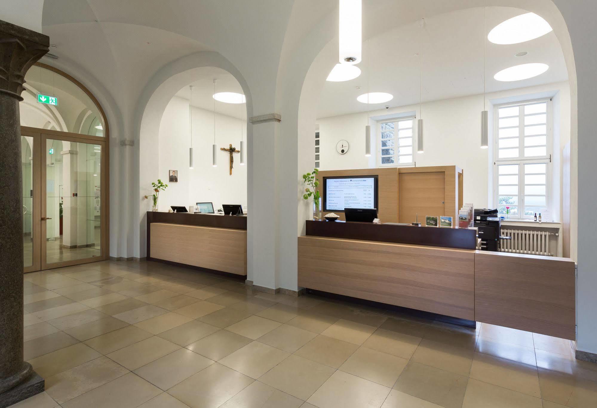Kardinal Schulte Haus Hotell Bergisch Gladbach Exteriör bild